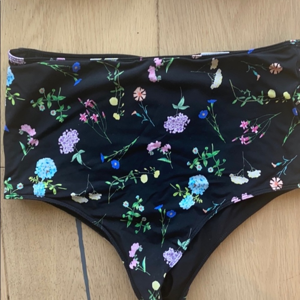 Paper London Bikini - Picture 3 of 5